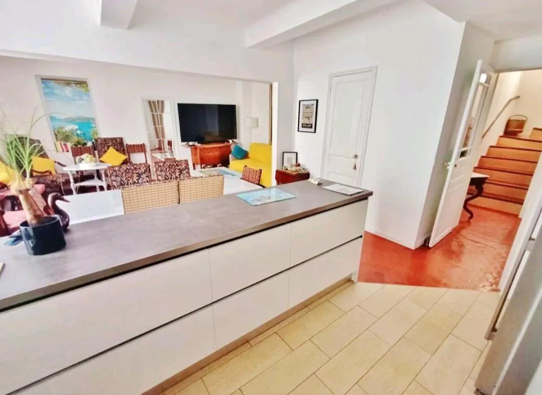 아파트 Appartement Familial - 7Pers- Hyeres-Centre 프랑스
